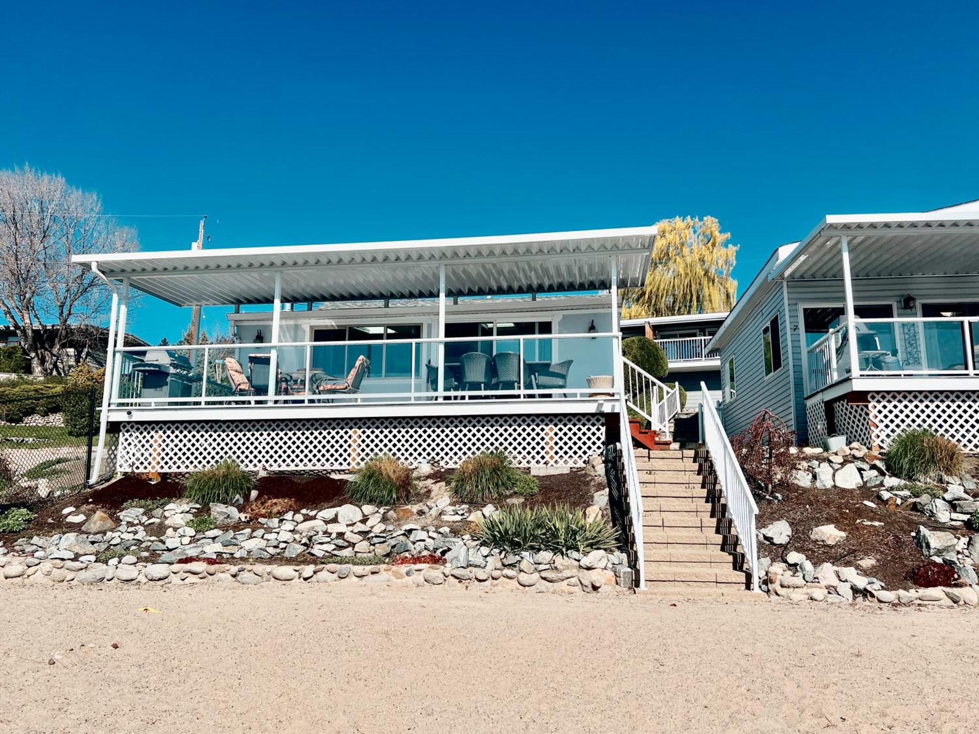 Peachland Beach Resort Exteriér fotografie